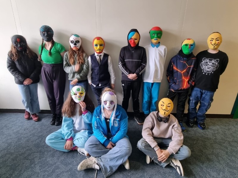 „Masken gestalten“ – ein Kunstprojekt der Klasse 6 b